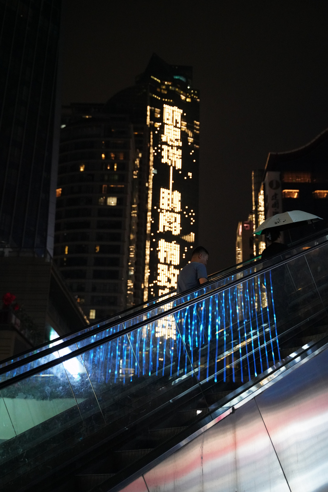 夜色里的阶梯